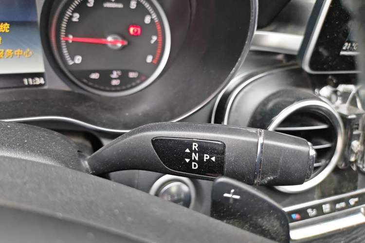 Used Mercedes-Benz C-Class 2017 Facelift C 200 L Sport Edition Gear Lever