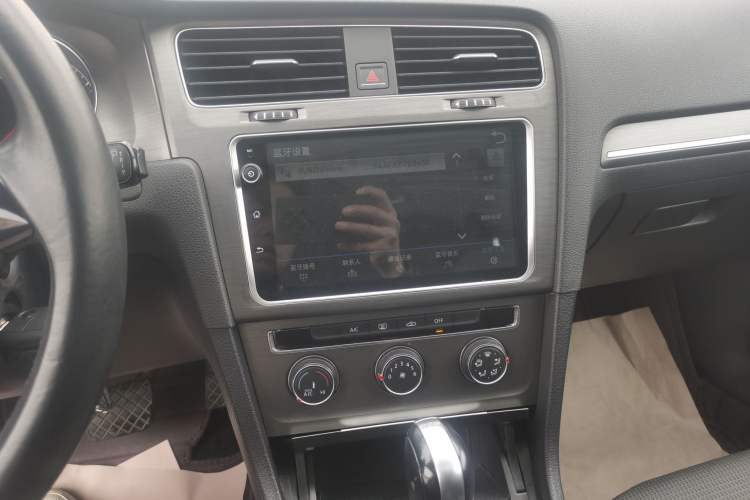 Used Volkswagen Golf 2014 1.4TSI Automatic Comfort Model Audio And AC Panel