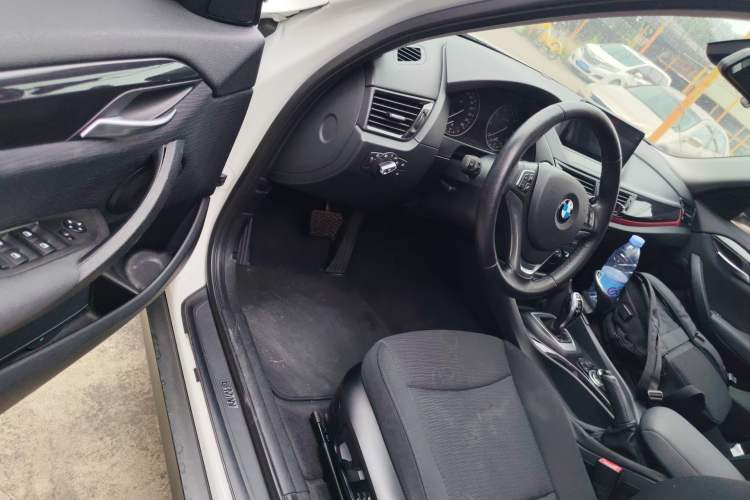 Used BMW X1 2015 sDrive18i Fashion Upgrade Edition Driver Seat