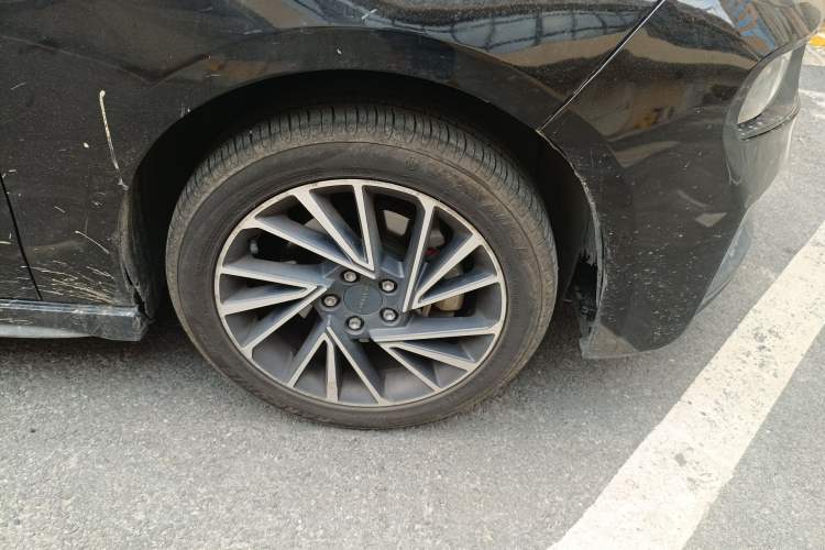 Used Lynk & Co 03 2021 1.5TD DCT JingPlus Right Front Wheel Hub