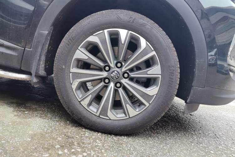 Used Buick Envision 2025 Encore Plus 28T Two-Wheel-Drive Platinum Edition
