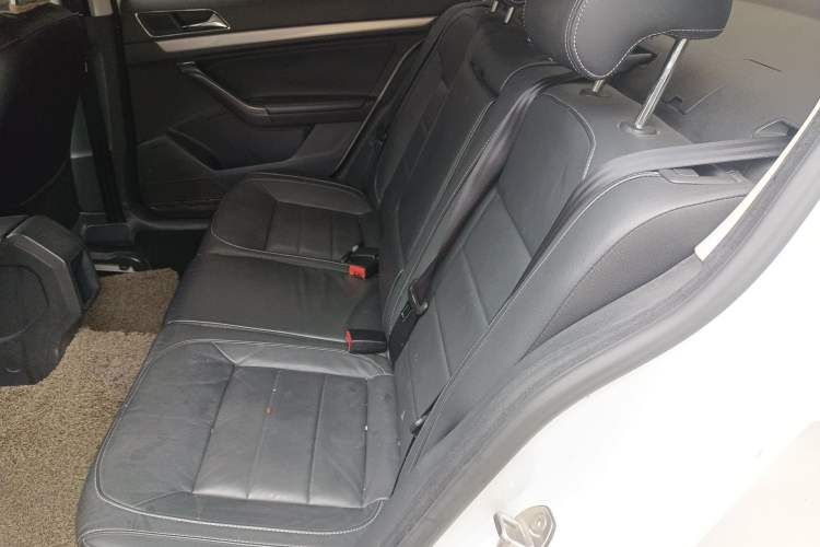 Used Volkswagen Lavida 2015 1.6L Manual Comfort Edition