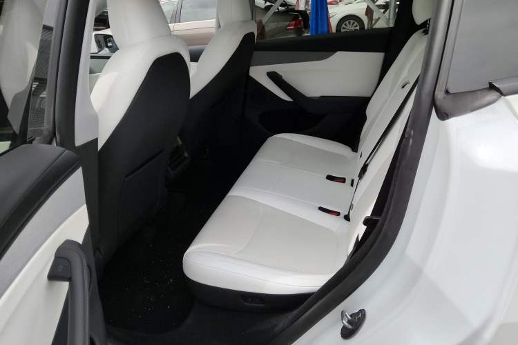 Used Tesla Model Y 2025 Rear-Wheel-Drive Version
