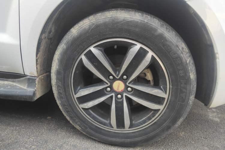 Used Geely Auto GX7 2015 Sports Edition 2.0L Automatic Luxury Model Right Front Wheel Hub