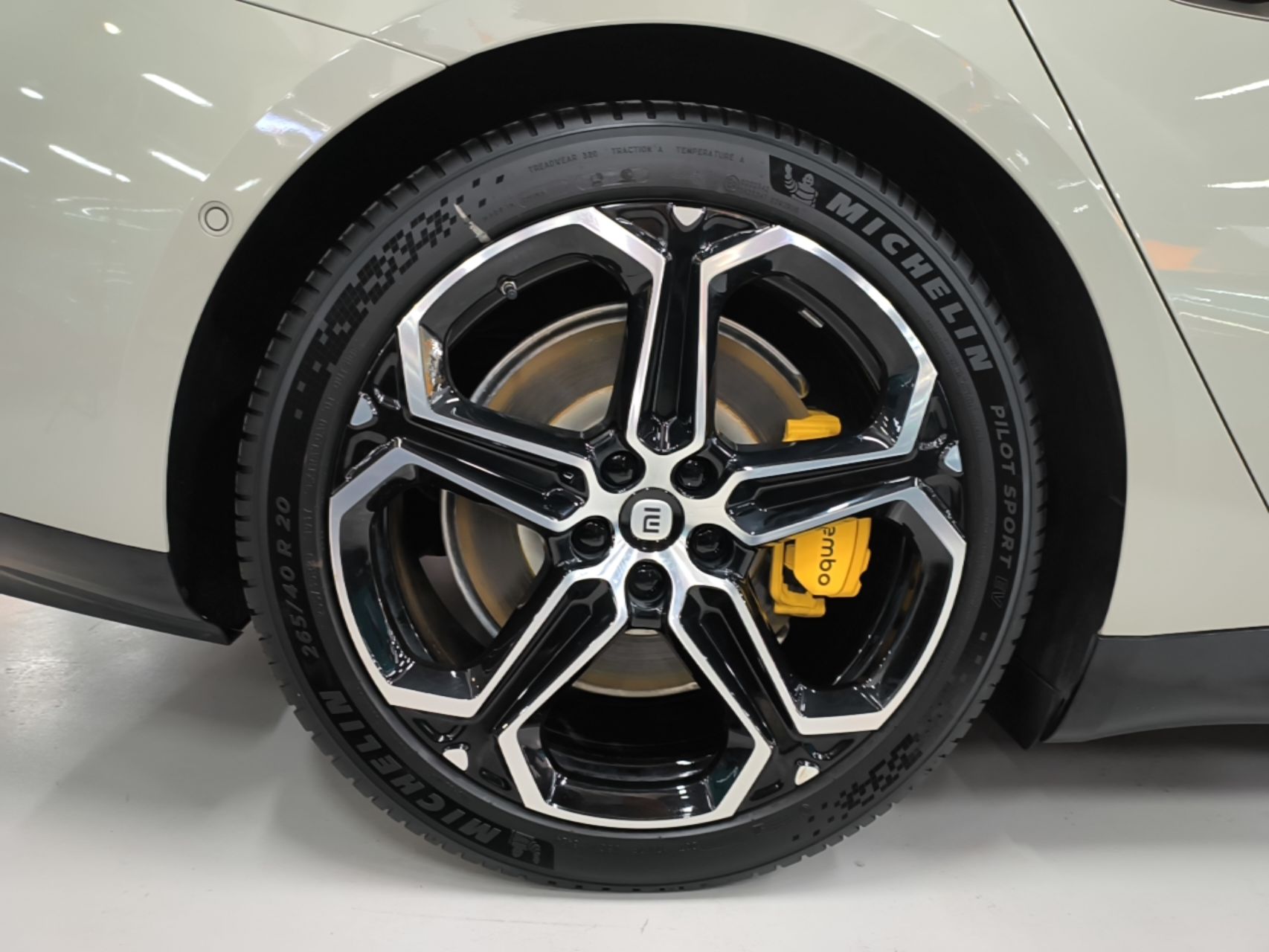 Xiaomi Auto SU7 2024 Four-Wheel Drive Ultra-Long Range Advanced Intelligent Driving Max Edition — снимка 11