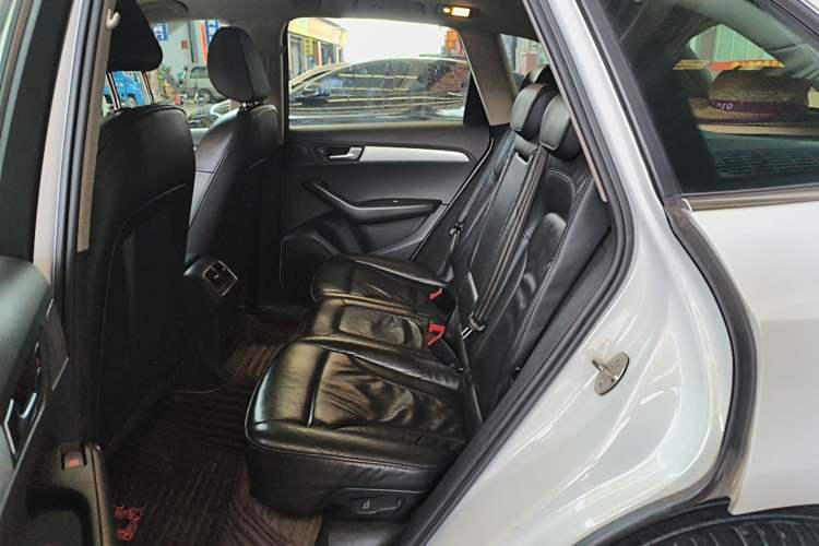 Used Audi Q5 2012 2.0TFSI Technology Model Left Rear Seat