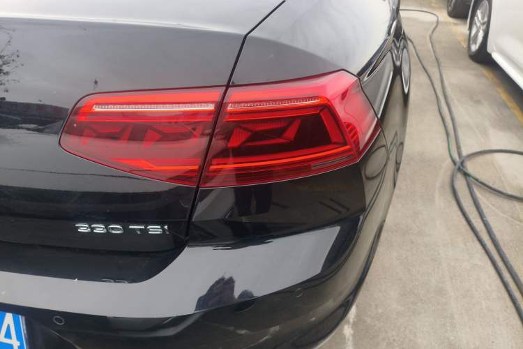 Used Volkswagen Magotan 2020 330TSI DSG Luxury Edition Exterior 3