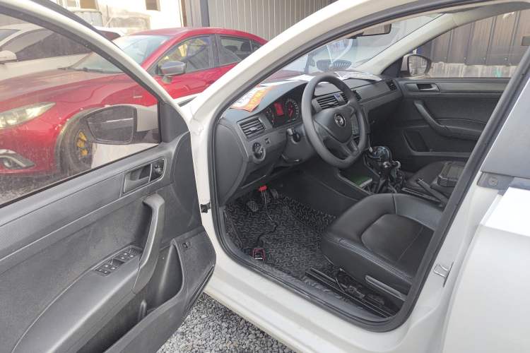 Used Volkswagen Santana 2019 1.5L Manual Fashion Edition China VI Standard
