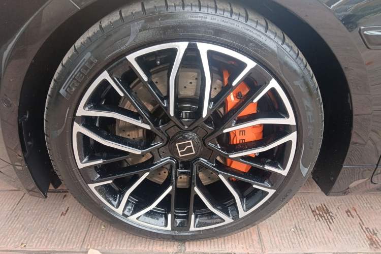 Used Zeekr 001 2024 YOU Edition 100 kWh All-Wheel Drive Left Front Wheel Hub