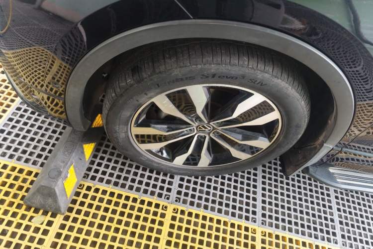 Used Volkswagen Tiguan L 2022 330TSI Automatic Two-Wheel Drive R-Line Enhanced Edition
