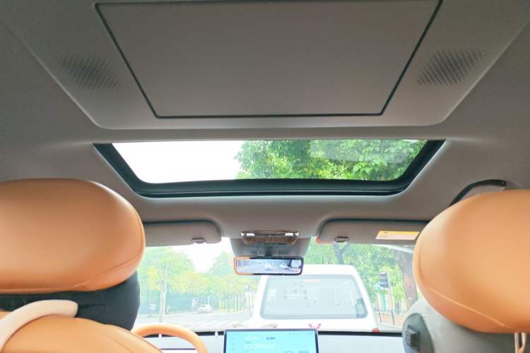 Used Dongfeng eπ eπ008 2025 636Max All-Electric 5-Seater Headliner