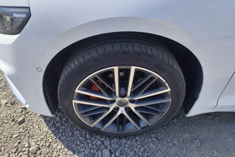 Used Geely Auto Preface 2021 Revised Version 2.0TD Luxury Edition Left Front Wheel Hub