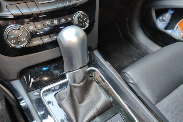 Used Peugeot 508 2013 2.0L 2nd Anniversary Edition Automatic Smart Enjoyment Version Gear Lever