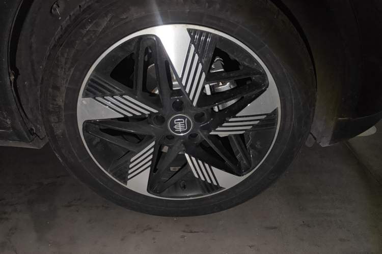 Used BYD Tang New Energy 2024 DM-i Glory Edition 112KM Prestige Model
