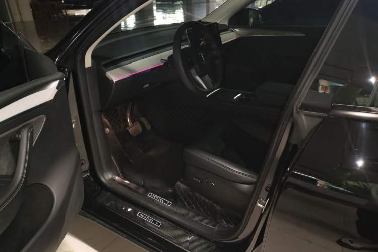 Used Tesla Model Y 2023 Rear-Wheel-Drive Version