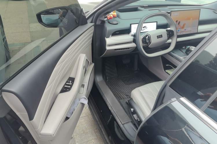 Used Geely Galaxy 8 2025 130km EM-i Flagship Edition
