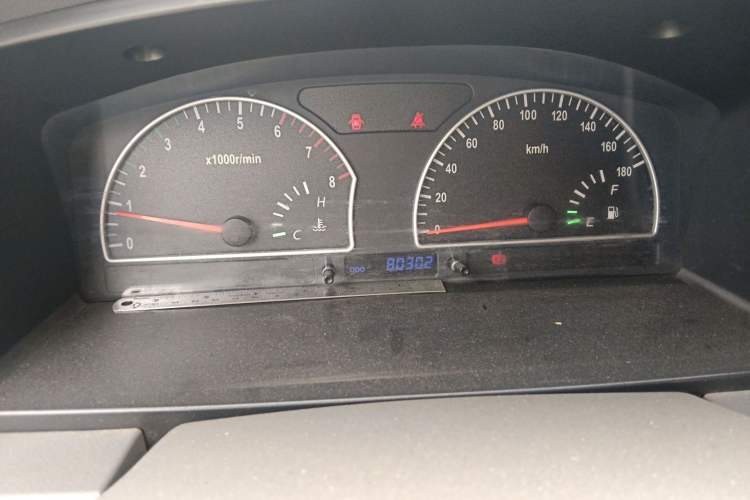 Used Dongfeng Shuaike 2011 1.6L Manual Commercial 5-Seater