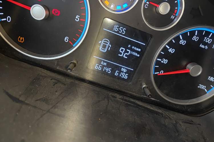 Used Foton Toano 2023 Joy Elephant Multi-Function 2.0T Manual Long-Wheelbase Mid-Roof Model with Single Rear Tire Available in 5/6/7/9-Seater Configurations
