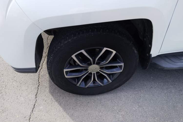 Used JMC Yuhu 9 2019 2.0T Automatic Gasoline Two-Wheel Drive Luxury Edition
