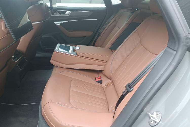 Used Audi A7L 2024 55TFSI quattro S-line Zhiyuan Edition with Obsidian Black Package Left Rear Seat