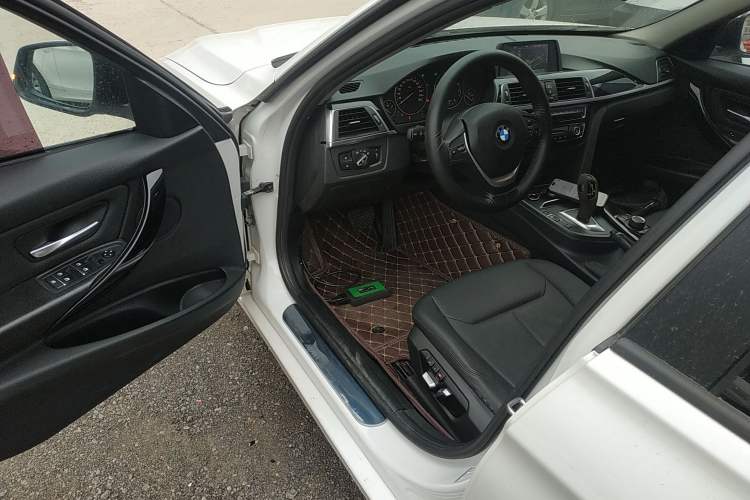 Used BMW 3 Series 2016 316i Fashion Model
