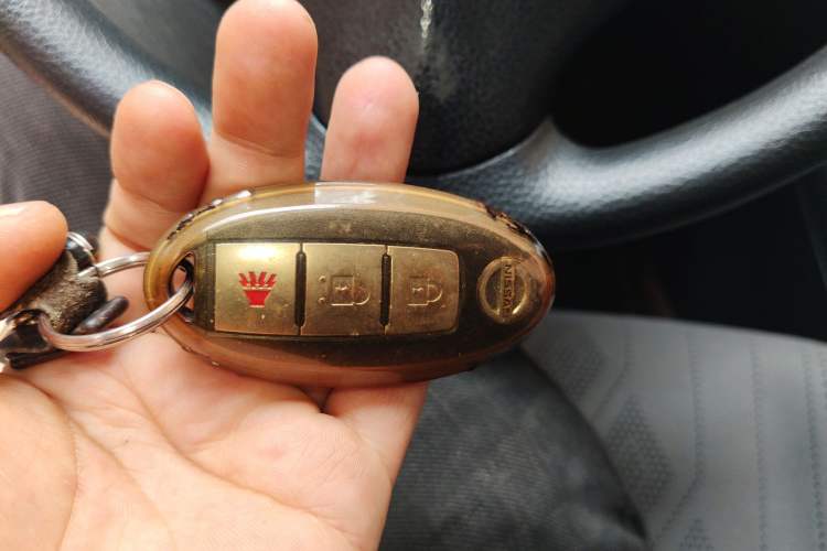 Used Nissan Tiida 2011 1.6L CVT Smart Version Vehicle Key