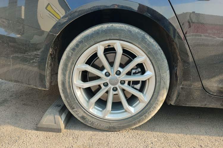 Used Audi A6L 2022 40 TFSI Luxury Prestige Edition Right Rear Wheel Hub