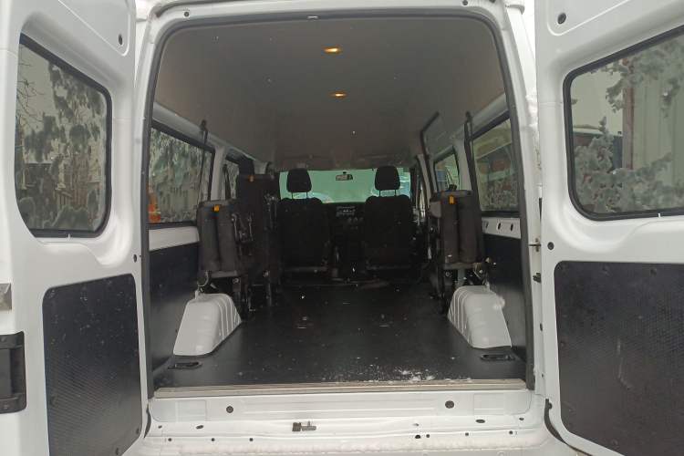 Used JMC Fushun 2022 2.0T Manual Multi-Function Passenger Vehicle Mid-Range High Roof 6-7 Seats