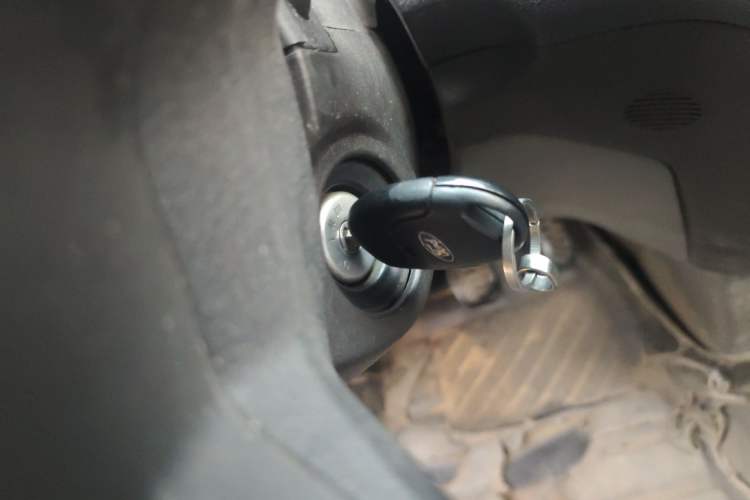 Used Ford Transit 2017 2.0T Diesel Van Short Wheelbase Low Roof China IV Standard Vehicle Key