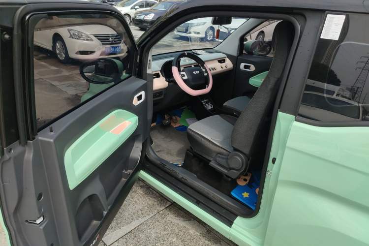 Used Chery QQ Ice Cream 2022 170km Sundae Phosphate Lithium-Ion Driver Seat