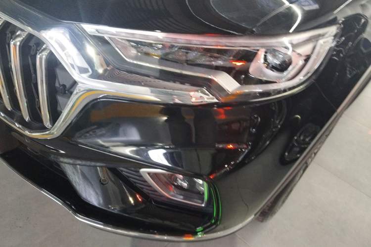 Used Hongqi HS5 2022 Facelifted Version 2.0T Smart Connect Flagship All-Wheel-Drive Edition