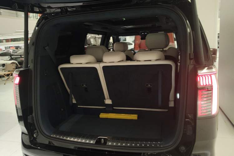 Used Zeekr 009 2024 7-Seater Aisle Version 108 kWh