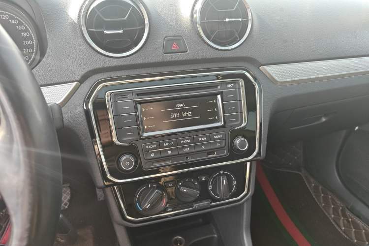 Used Volkswagen Jetta 2019 Dream Edition 1.5L Manual Comfort Version
