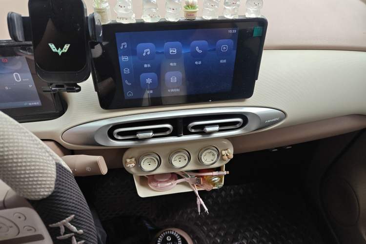 Used Wuling Hongguang MINIEV 2025 Four-Door Version Premium Edition Audio And AC Panel