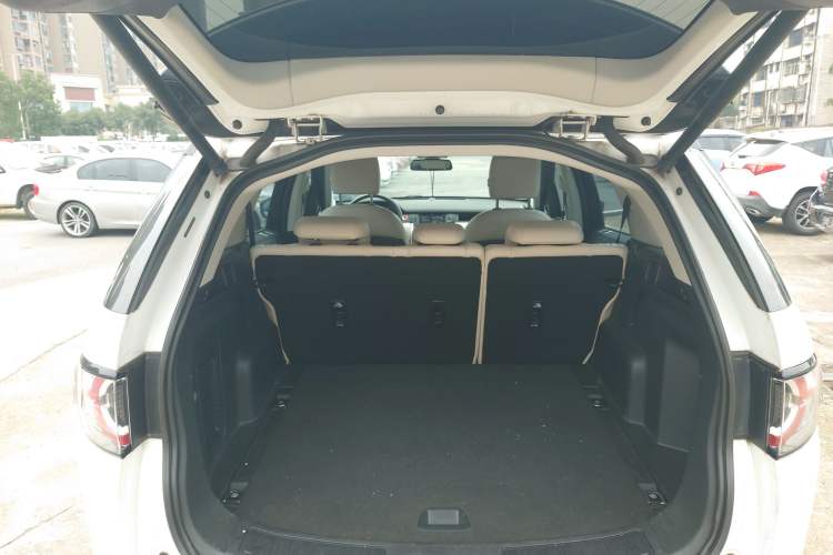 Used Land Rover Discovery Sport 2018 240 PS SE Version