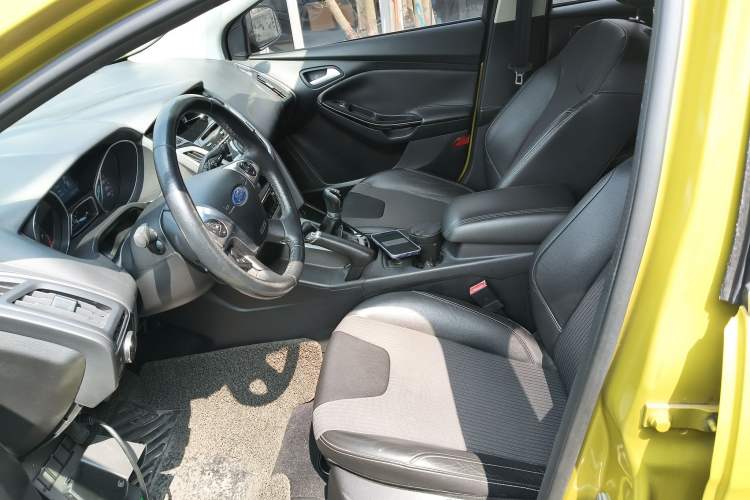 Used Ford Focus 2012 Hatchback 2.0L Manual Luxury Sport Model
