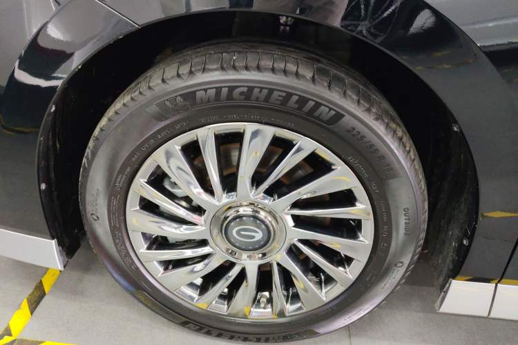 Used GAC Trumpchi M8 2023 Zongshi Series 400T Ultimate Edition Left Front Wheel Hub