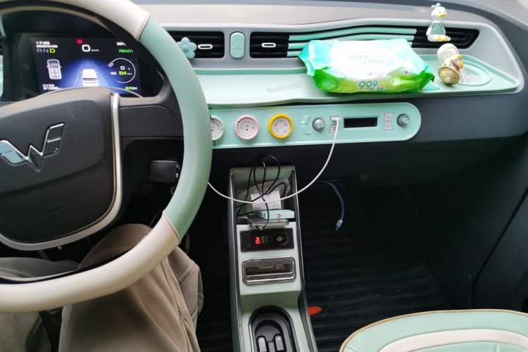 Used Wuling Hongguang MINIEV 2021 Macaron Premium Model – Lithium Iron Phosphate Audio And AC Panel