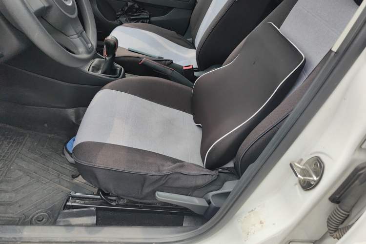 Used Volkswagen Jetta 2015 Value Edition 1.6L Manual Fashionable Style
