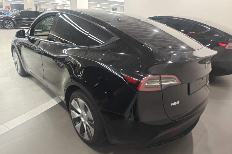 Used Tesla Model Y 2022 Rear-Wheel-Drive Version Rear Left 45 Deg