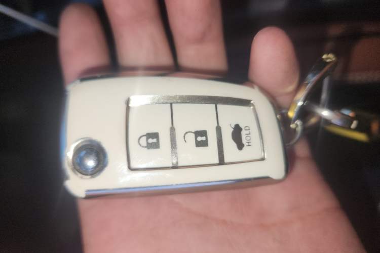 Used Nissan Lannia 2019 1.6L CVT Cool Edition China V Standard Vehicle Key