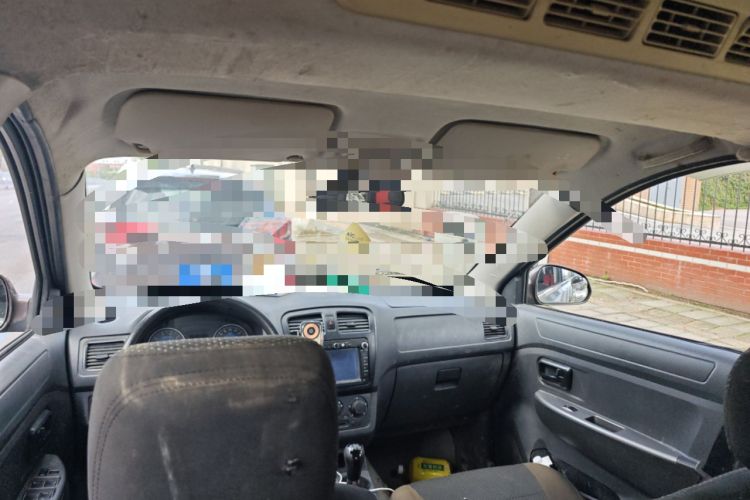 Used Dongfeng Fengon 330 2014 1.5L Manual Standard Edition DK15-02 Headliner