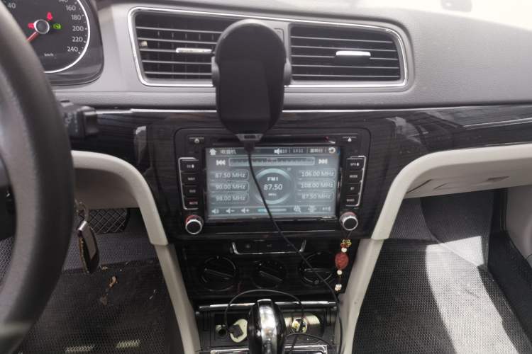 Used Volkswagen Gran Lavida 2013 1.6L Automatic Comfort Model
