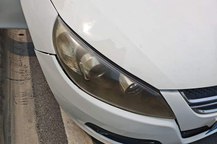 Used JAC Group Heyue 2011 1.8L Automatic Luxury Business Model Right Front Headlight