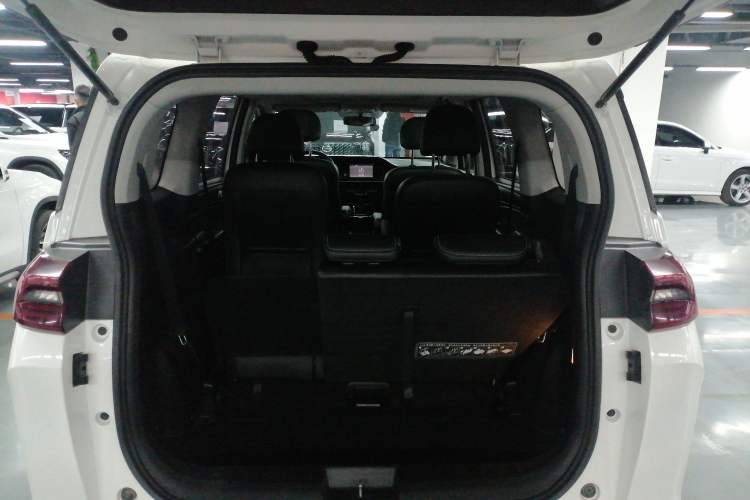 Used GAC Trumpchi M6 2021 270T DCT Luxury Edition (7-seater)