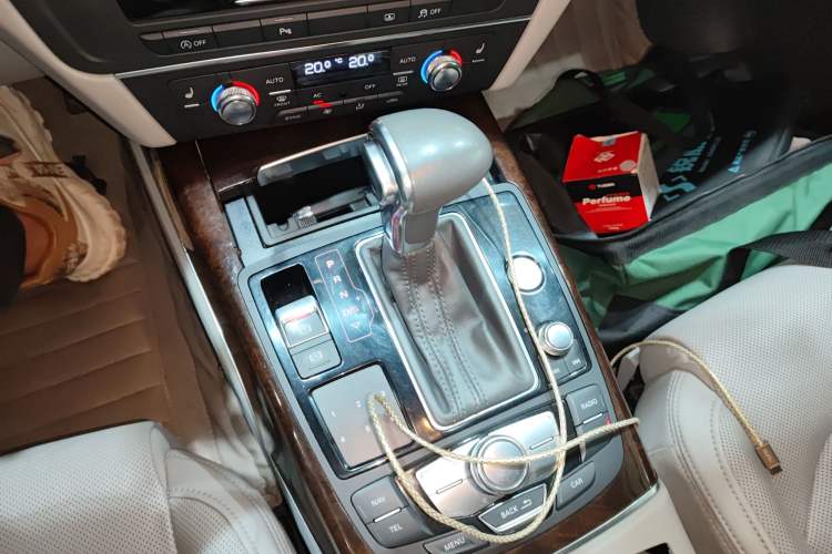 Used Audi A6L 2012 35 FSI Comfort Model Gear Lever