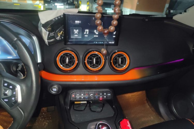 Used Wey VV5 2019 1.5T Two-Wheel-Drive Orange Edition Limited Model Audio And AC Panel