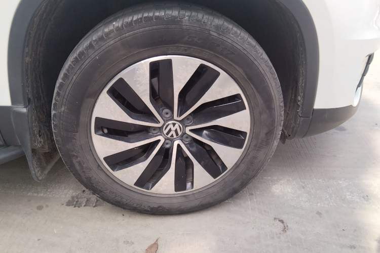 Used Volkswagen Tiguan 2015 1.4TSI Manual Two-Wheel Drive BlueMotion Edition