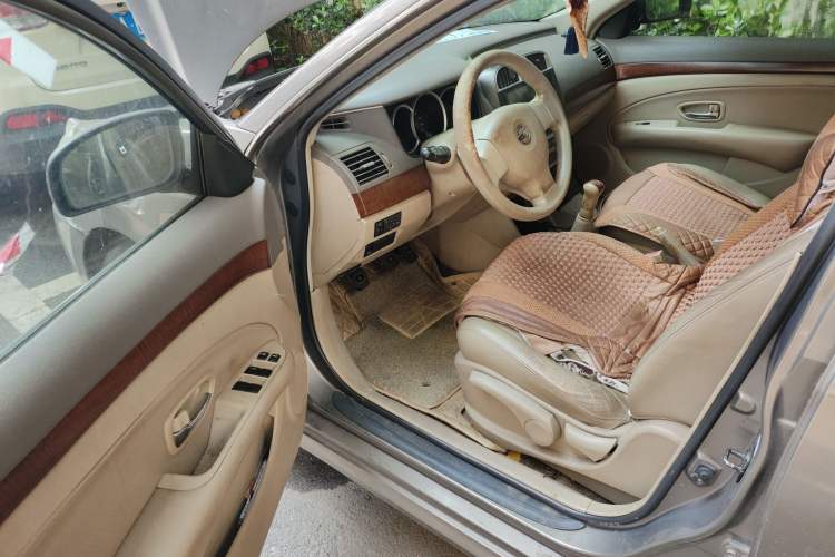 Used Nissan Sylphy 2009 1.6 XL Manual Luxury Sunroof Edition Driver Seat