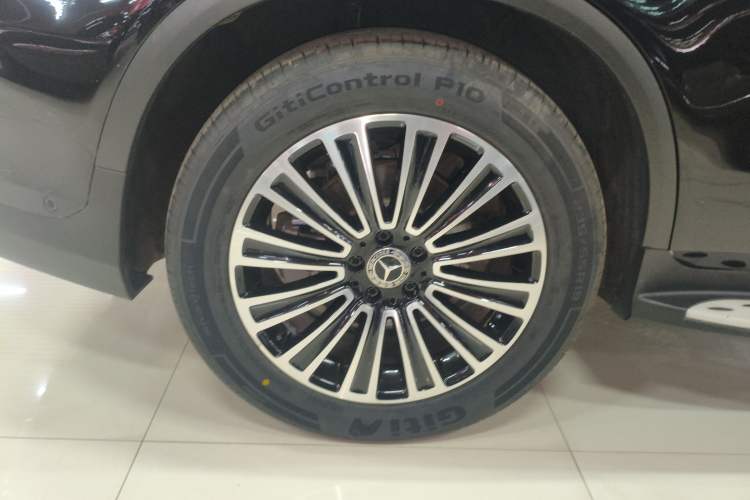 Used Mercedes-Benz GLC 2018 GLC 260 4MATIC Dynamic Edition Exterior 4